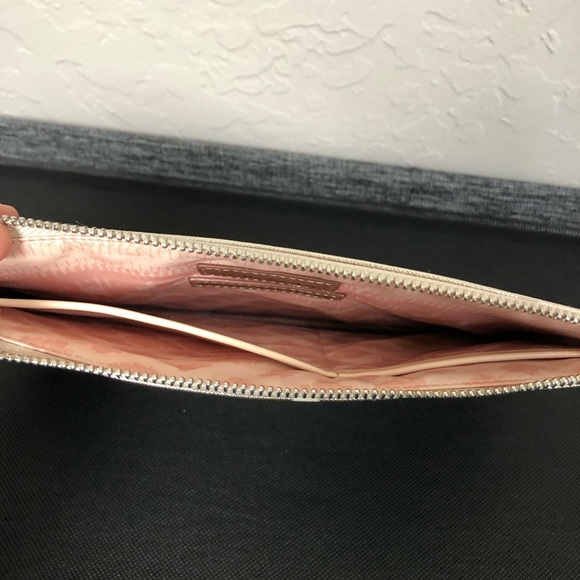 Stella & Dot Chevron Clutch “hello gorgeous” NWOT - Picture 3 of 4